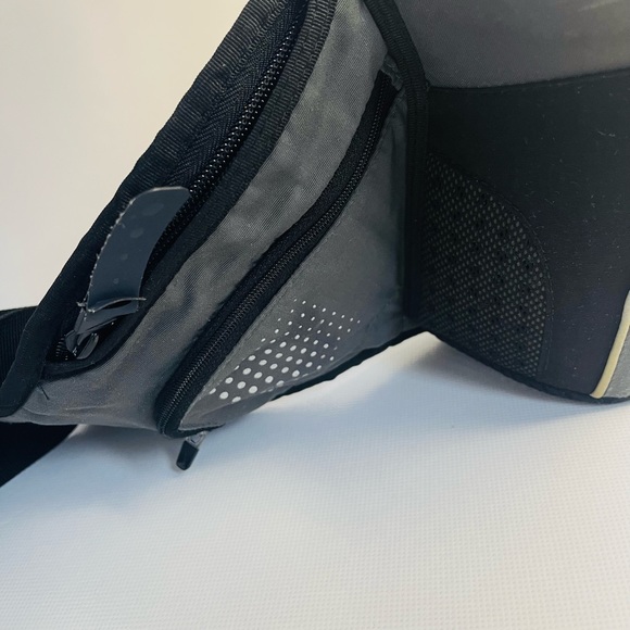 Nike running belt - Picture 3 of 6